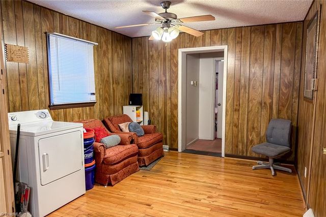 1007 E Brookline Street, Winston-salem, NC 27107