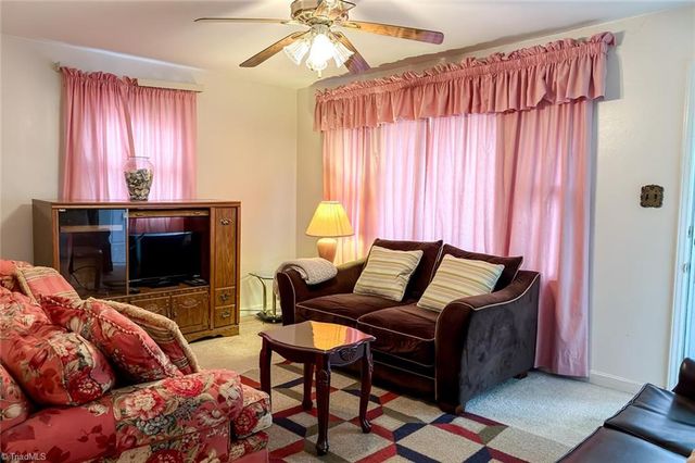 1007 E Brookline Street, Winston-salem, NC 27107