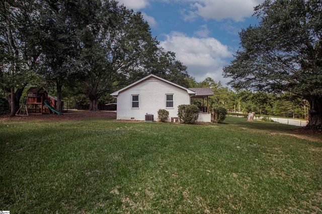 488 Tabor Woods Road, Pickens, SC 29671