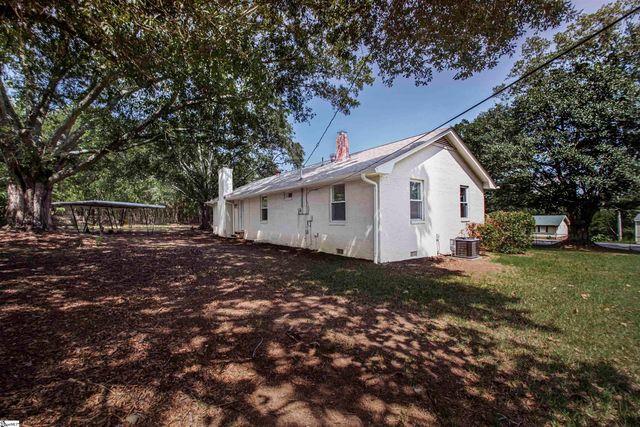488 Tabor Woods Road, Pickens, SC 29671