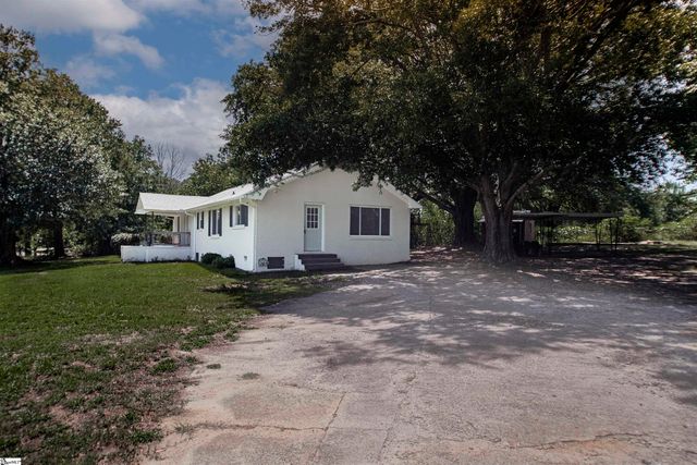 488 Tabor Woods Road, Pickens, SC 29671