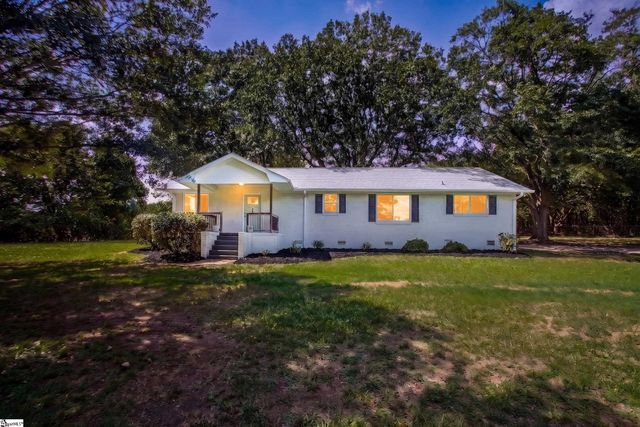 488 Tabor Woods Road, Pickens, SC 29671