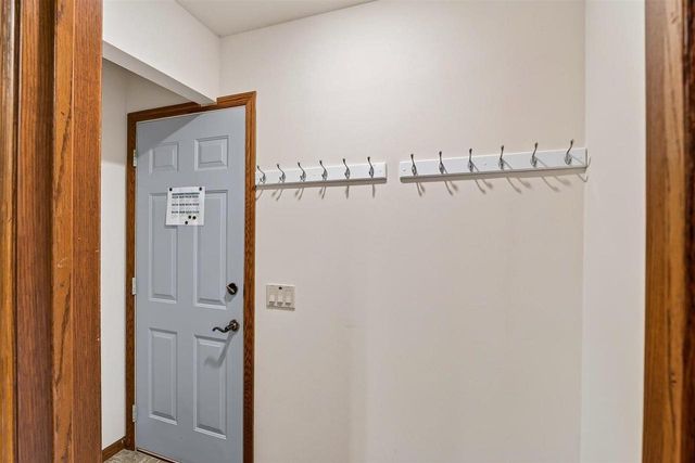 8062 Burr Oak Trail, Cross Plains, WI 53528