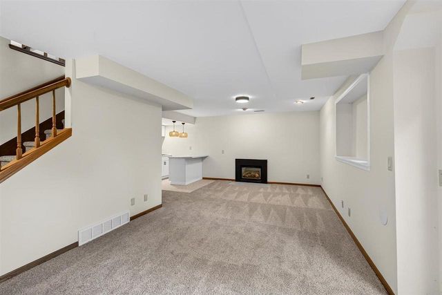 8062 Burr Oak Trail, Cross Plains, WI 53528