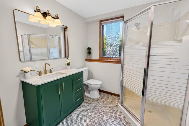 8062 Burr Oak Trail, Cross Plains, WI 53528