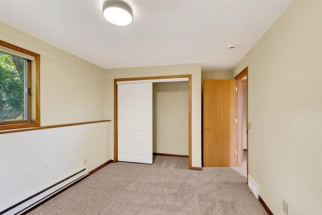 8062 Burr Oak Trail, Cross Plains, WI 53528