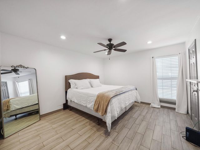 9616 Long Point Road 47, Houston, TX 77055