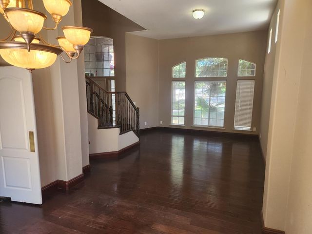 9063 N Woodrow Avenue, Fresno, CA 93720