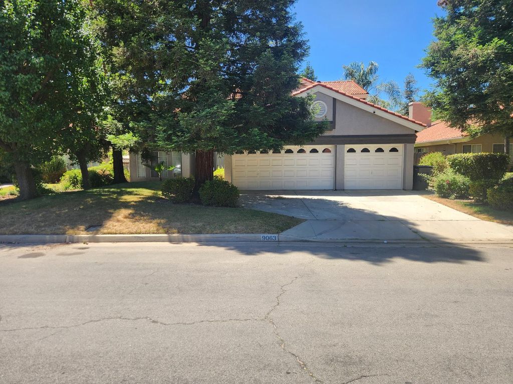 9063 N Woodrow Avenue, Fresno, CA 93720