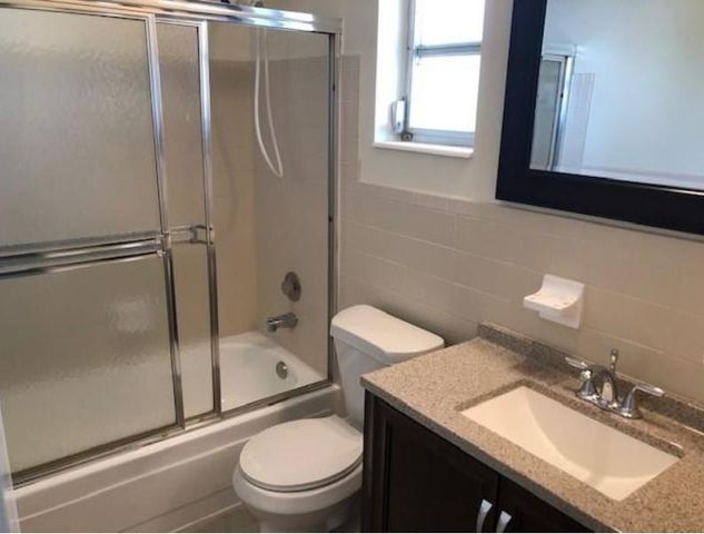 1390 NW 70th Ln, Margate, FL 33063