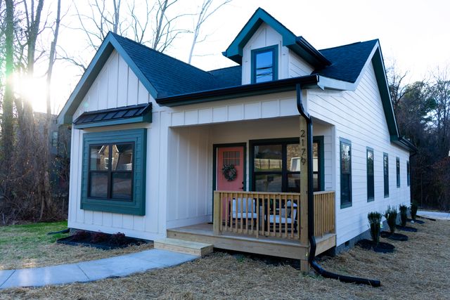 2179 W Shepherd Road, Chattanooga, TN 37421