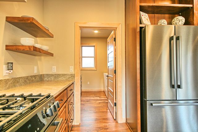 205 N 9th Street, Jacksonville, OR 97530