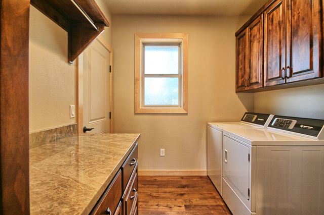 205 N 9th Street, Jacksonville, OR 97530