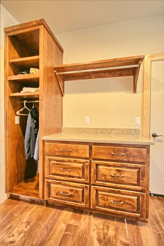 205 N 9th Street, Jacksonville, OR 97530