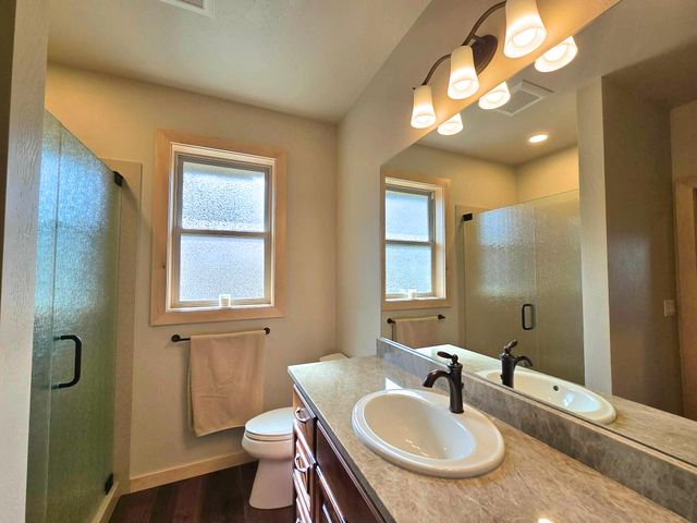 205 N 9th Street, Jacksonville, OR 97530