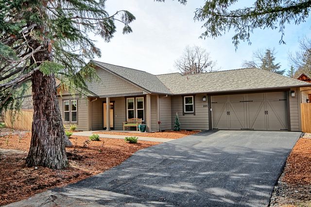 205 N 9th Street, Jacksonville, OR 97530