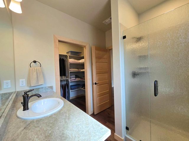 205 N 9th Street, Jacksonville, OR 97530