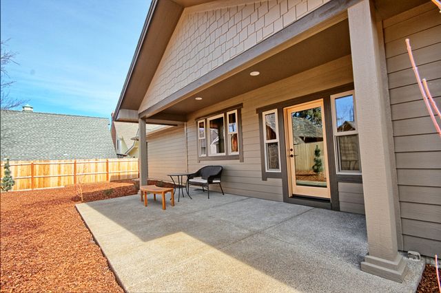 205 N 9th Street, Jacksonville, OR 97530