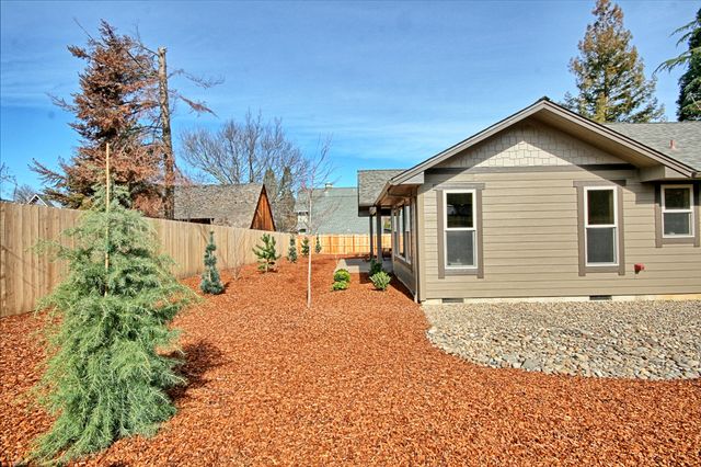 205 N 9th Street, Jacksonville, OR 97530