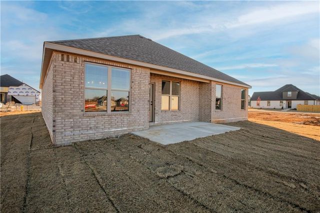 6804 SW Basswood Avenue, Bentonville, AR 72713