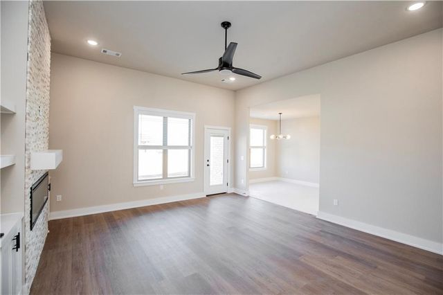 6804 SW Basswood Avenue, Bentonville, AR 72713