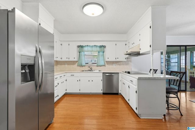 2101 LONGVIEW DRIVE, Hueytown, AL 35023