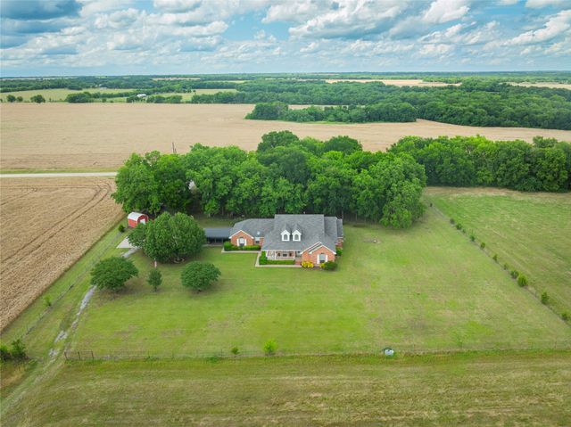 462 County Road 3335, Ladonia, TX 75449