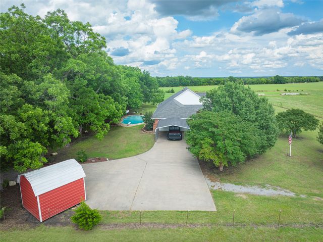 462 County Road 3335, Ladonia, TX 75449