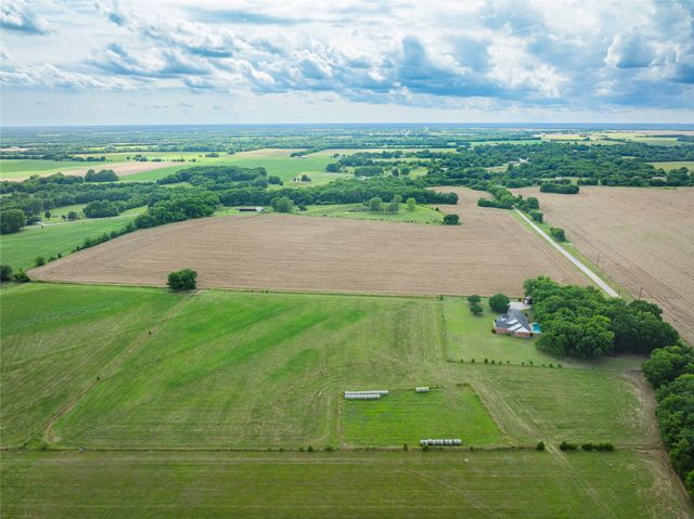 462 County Road 3335, Ladonia, TX 75449