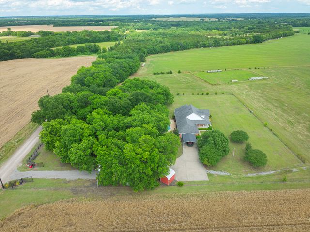 462 County Road 3335, Ladonia, TX 75449