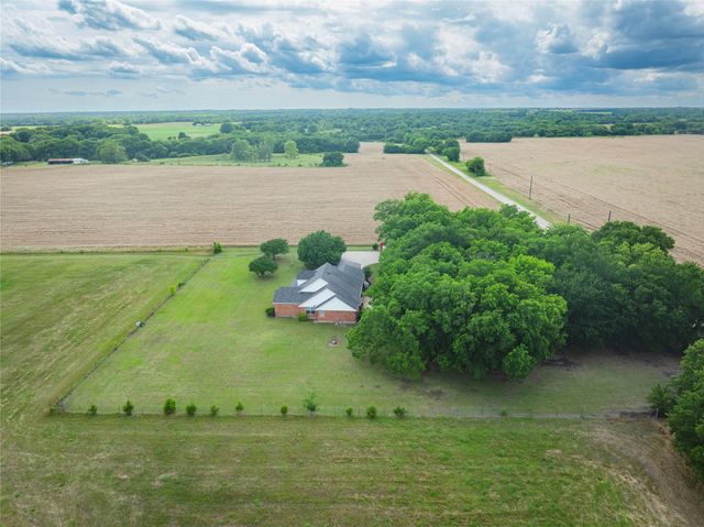 462 County Road 3335, Ladonia, TX 75449