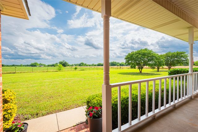 462 County Road 3335, Ladonia, TX 75449