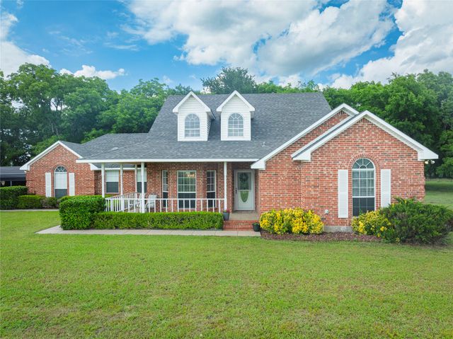 462 County Road 3335, Ladonia, TX 75449