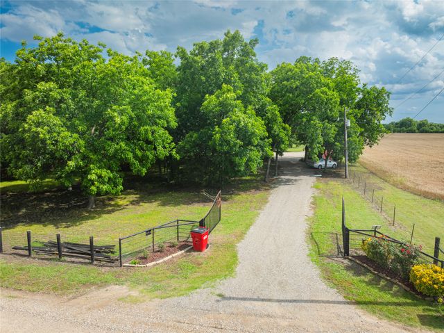 462 County Road 3335, Ladonia, TX 75449