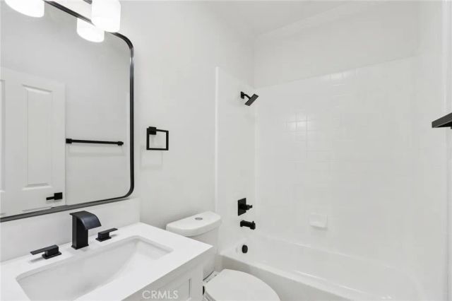 19813 Alyssa Drive, Newhall, CA 91321