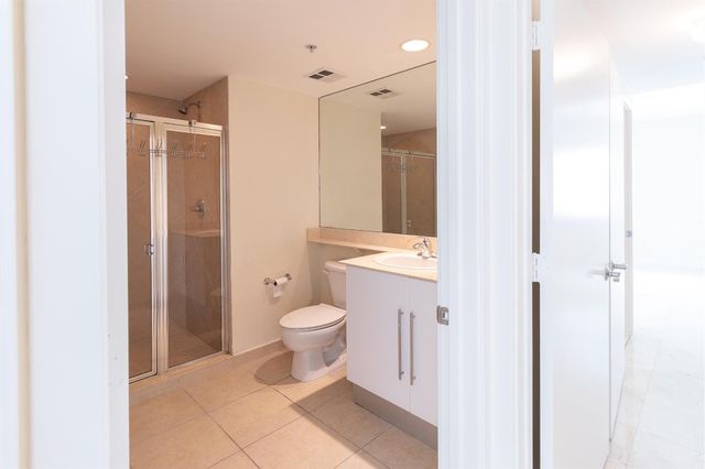 335 S Biscayne Boulevard 2400, Miami, FL 33131