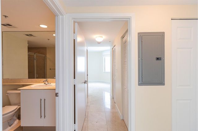 335 S Biscayne Boulevard 2400, Miami, FL 33131