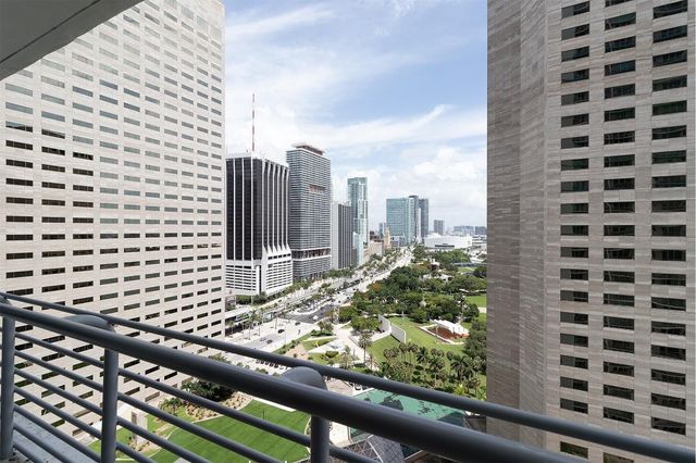 335 S Biscayne Boulevard 2400, Miami, FL 33131