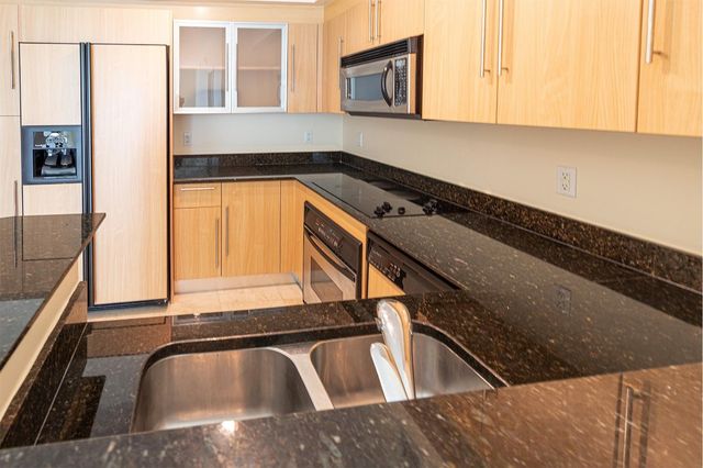 335 S Biscayne Boulevard 2400, Miami, FL 33131