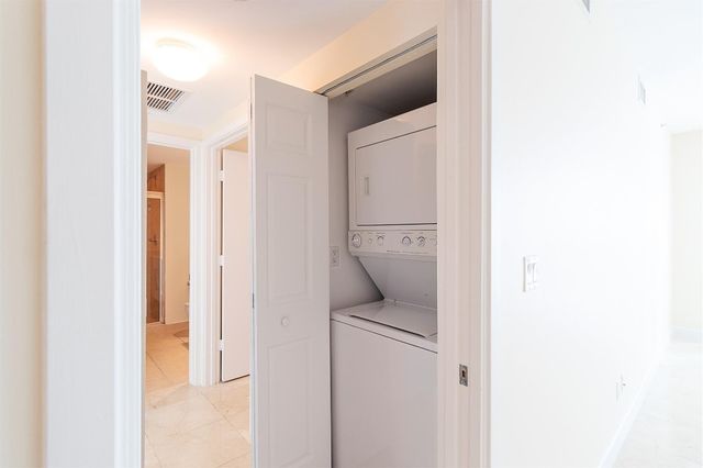 335 S Biscayne Boulevard 2400, Miami, FL 33131