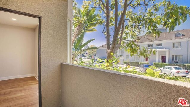 5557 W 6th Street 2-201, Los Angeles, CA 90036