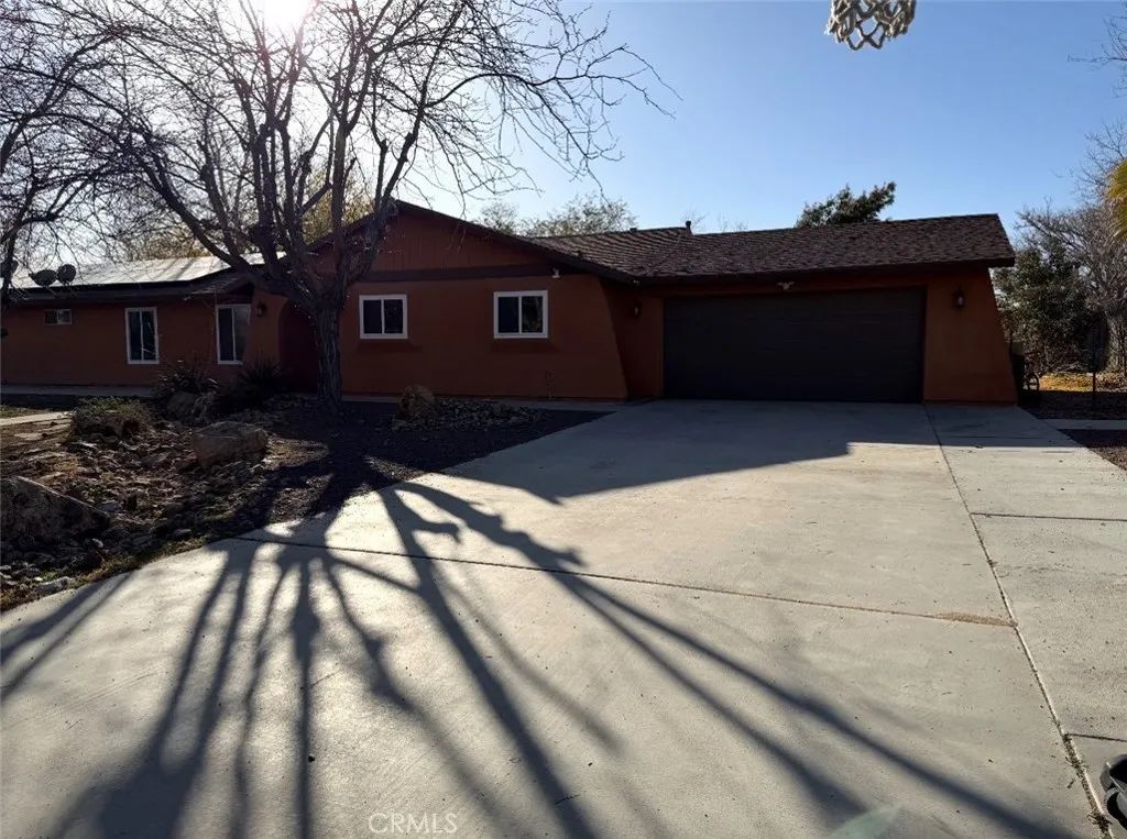 10584 8th, Hesperia, CA 92345
