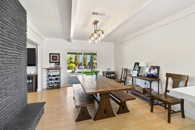 2032 Mission Ave, Carmichael, CA 95608