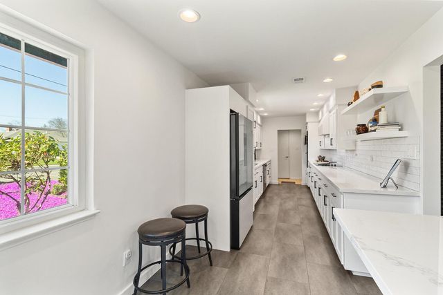 2032 Mission Ave, Carmichael, CA 95608