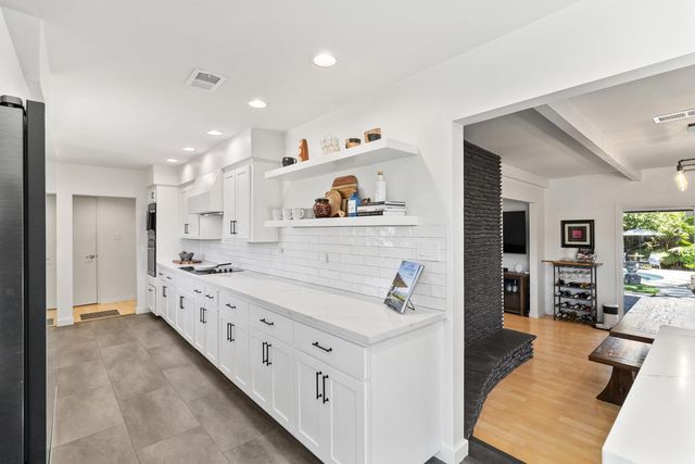 2032 Mission Ave, Carmichael, CA 95608