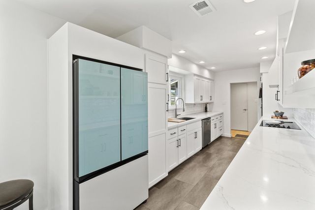 2032 Mission Ave, Carmichael, CA 95608