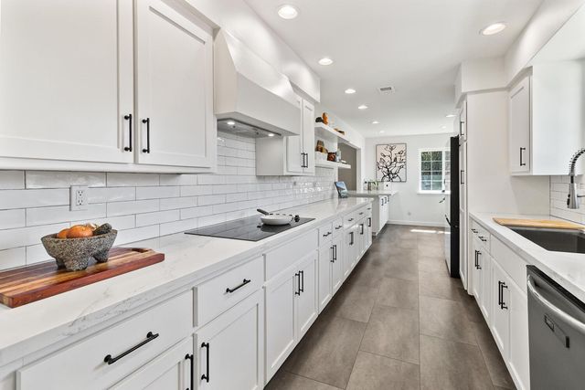 2032 Mission Ave, Carmichael, CA 95608