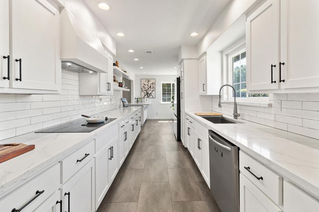 2032 Mission Ave, Carmichael, CA 95608