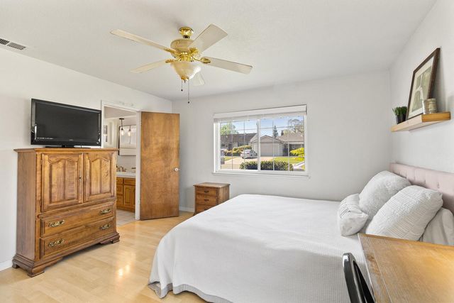 2032 Mission Ave, Carmichael, CA 95608