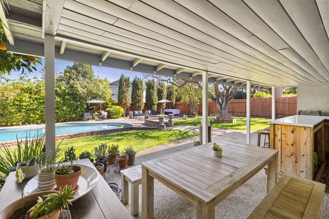 2032 Mission Ave, Carmichael, CA 95608